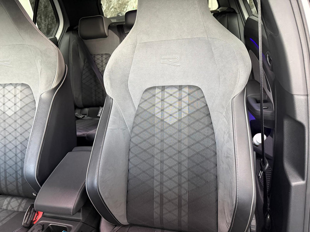 Volkswagen Golf 8 1.5 eTSI 150 CV EVO ACT DSG R-Line