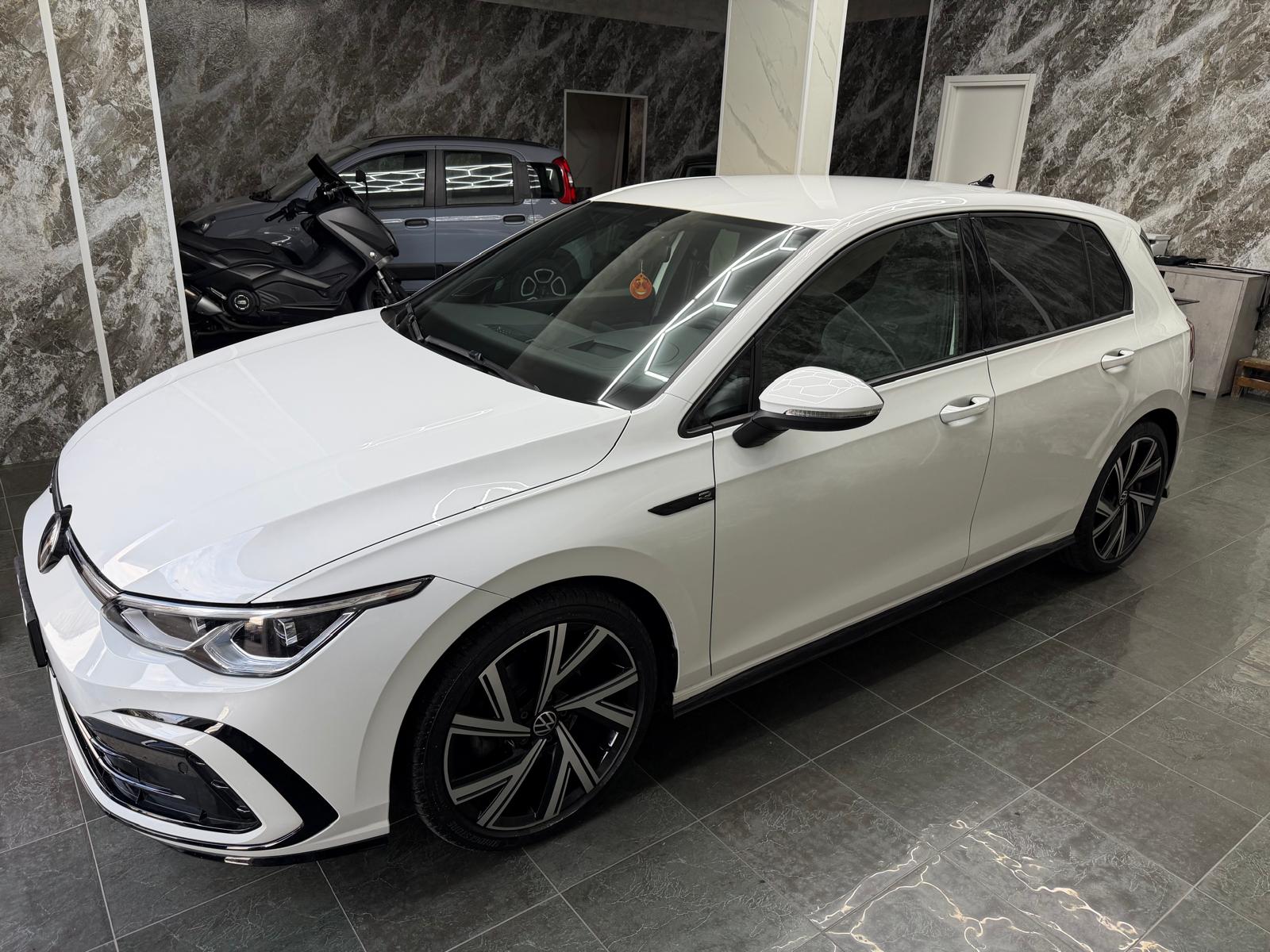 Volkswagen Golf 8 1.5 eTSI 150 CV EVO ACT DSG R-Line