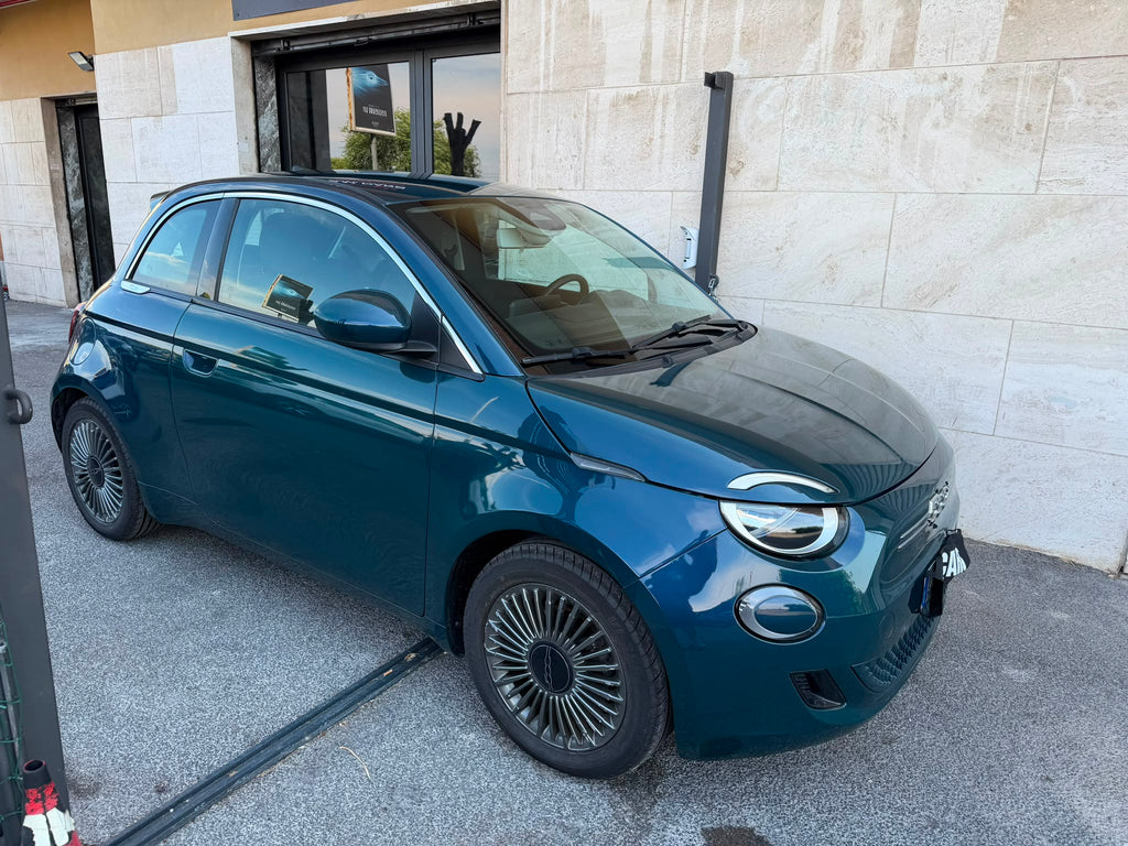 Fiat 500e Berlina 42 KWH La Prima