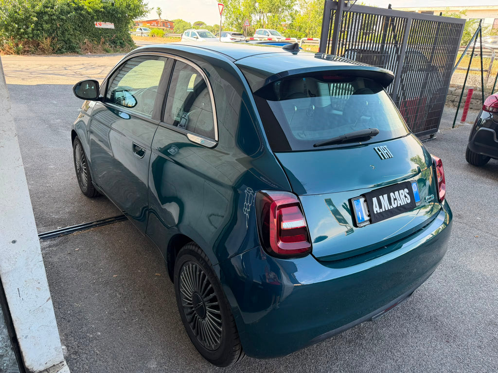 Fiat 500e Berlina 42 KWH La Prima