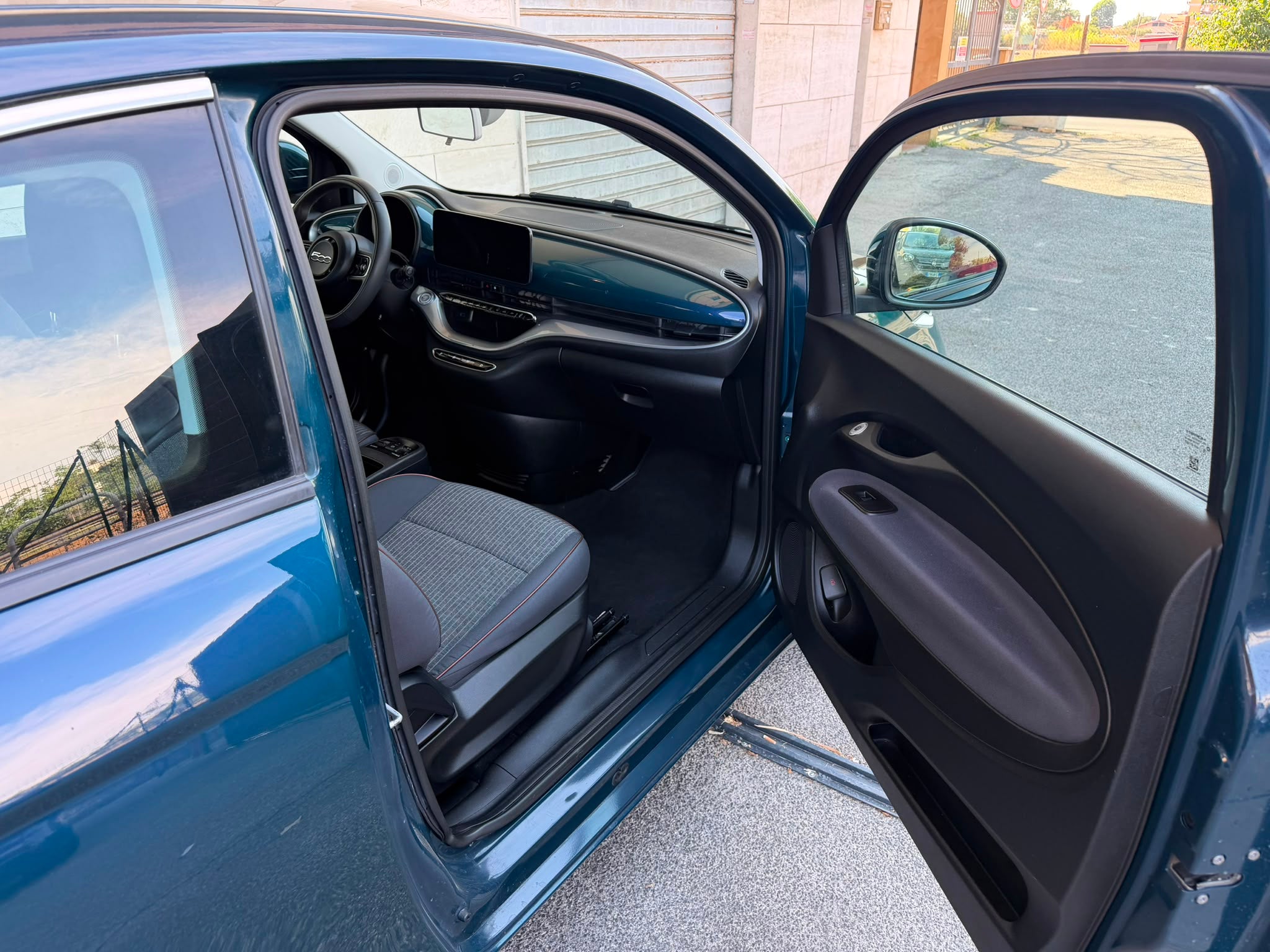 Fiat 500e Berlina 42 KWH La Prima