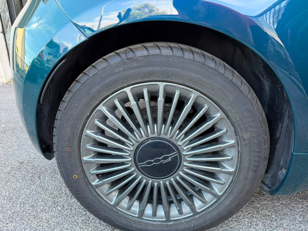 Fiat 500e Berlina 42 KWH La Prima